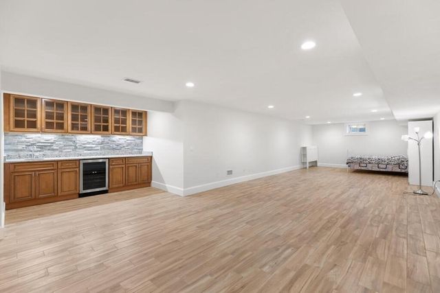 10 Fox Hill Rd, Newton, MA 02459