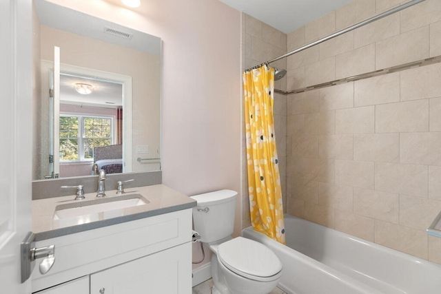 10 Fox Hill Rd, Newton, MA 02459