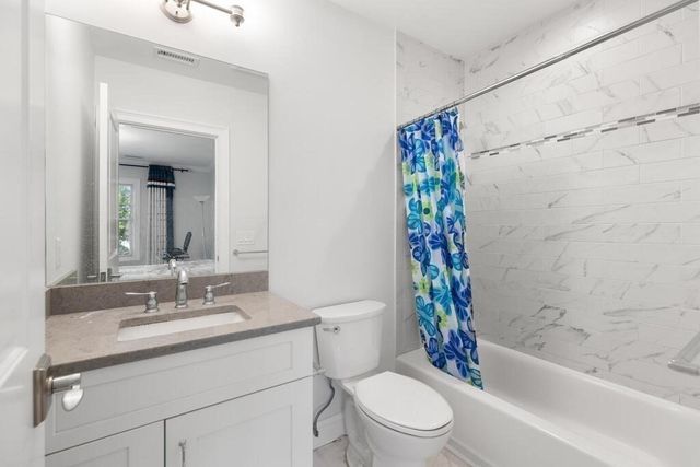 10 Fox Hill Rd, Newton, MA 02459