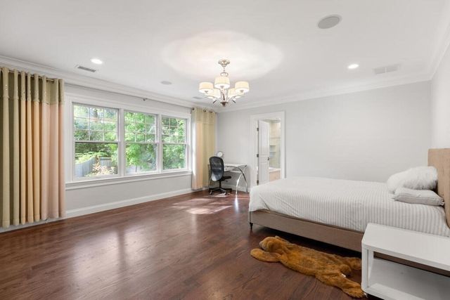 10 Fox Hill Rd, Newton, MA 02459