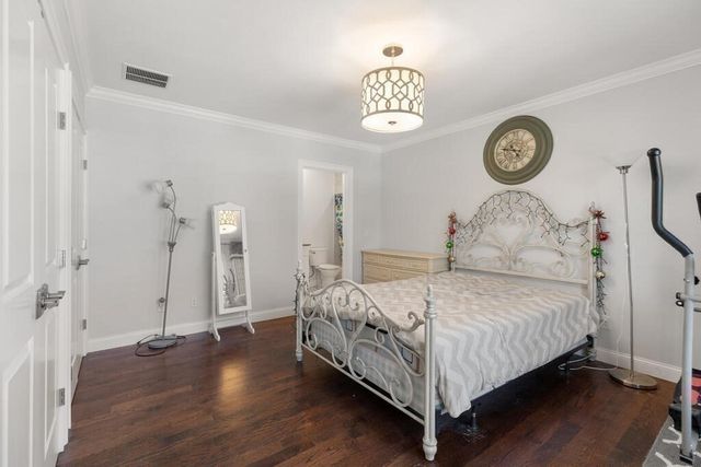10 Fox Hill Rd, Newton, MA 02459