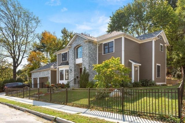 10 Fox Hill Rd, Newton, MA 02459
