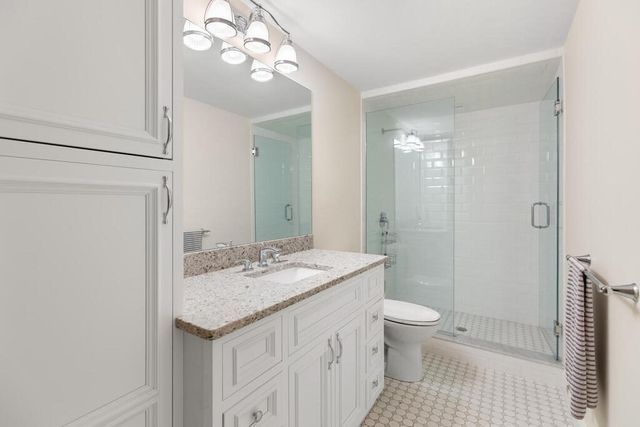 10 Fox Hill Rd, Newton, MA 02459