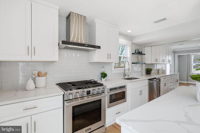 7321 WAYNE DR, Annandale, VA 22003