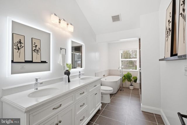 7321 WAYNE DR, Annandale, VA 22003