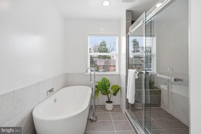 7321 WAYNE DR, Annandale, VA 22003