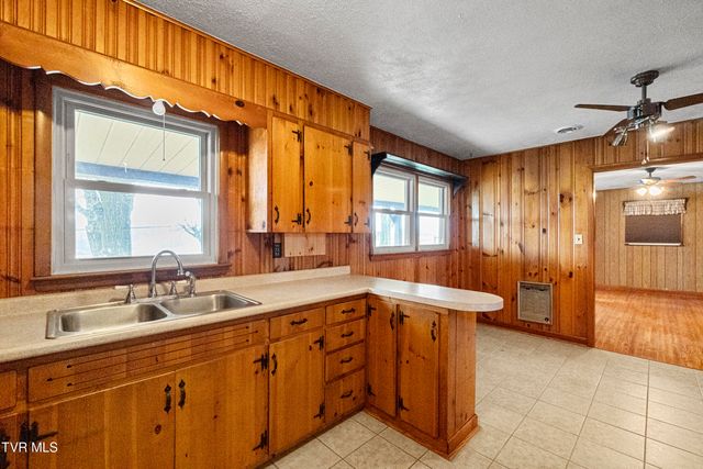 1830 Sunnyside Road, Greeneville, TN 37743