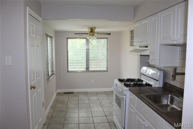 9714 Echo Lane, Overland, MO 63114