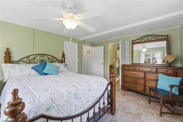 734 Knotty Pine CIR, North Fort Myers, FL 33917