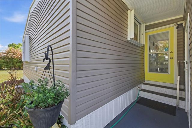 734 Knotty Pine CIR, North Fort Myers, FL 33917