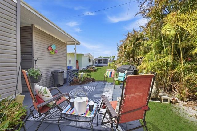 734 Knotty Pine CIR, North Fort Myers, FL 33917