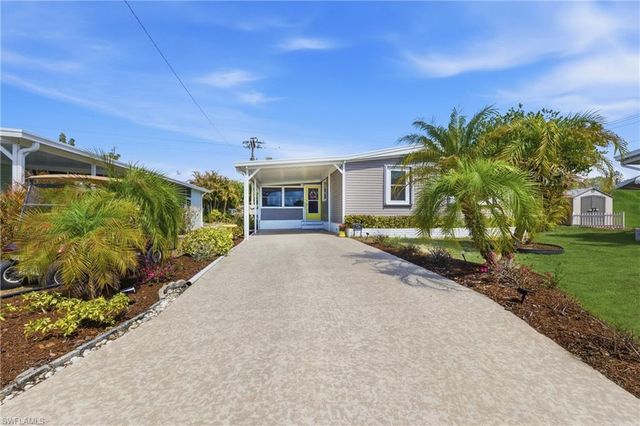 734 Knotty Pine CIR, North Fort Myers, FL 33917