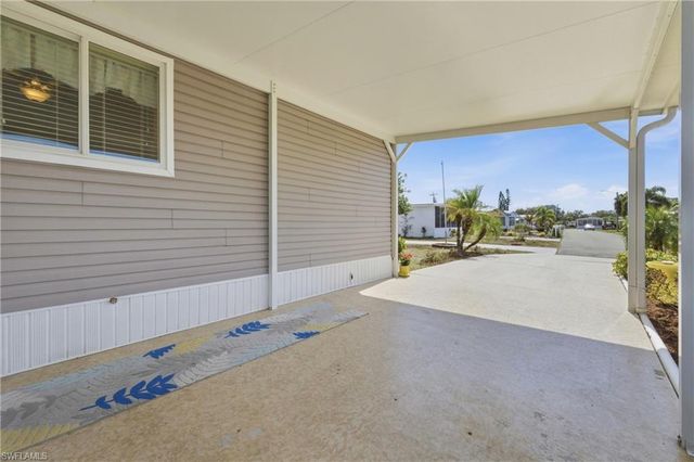 734 Knotty Pine CIR, North Fort Myers, FL 33917