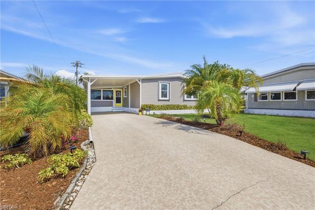 734 Knotty Pine CIR, North Fort Myers, FL 33917