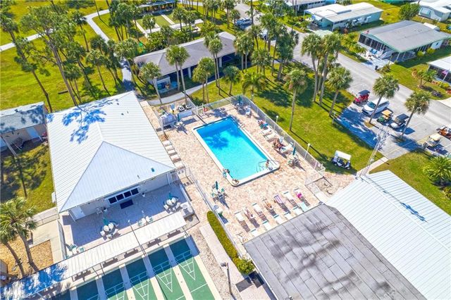 734 Knotty Pine CIR, North Fort Myers, FL 33917