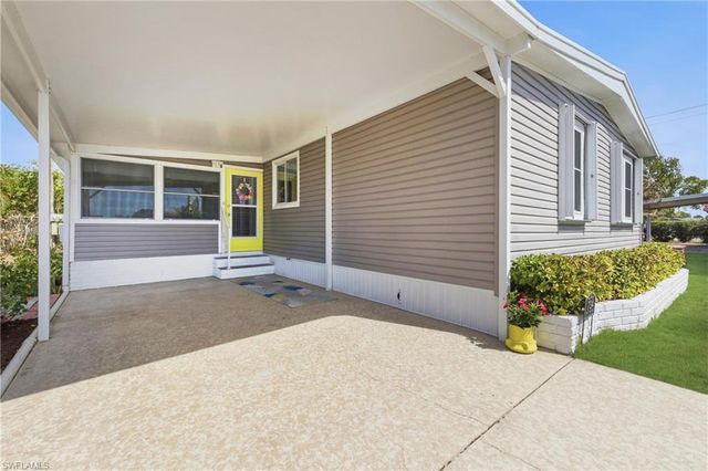 734 Knotty Pine CIR, North Fort Myers, FL 33917