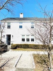 12 Murvon Court, Westport, CT 06880