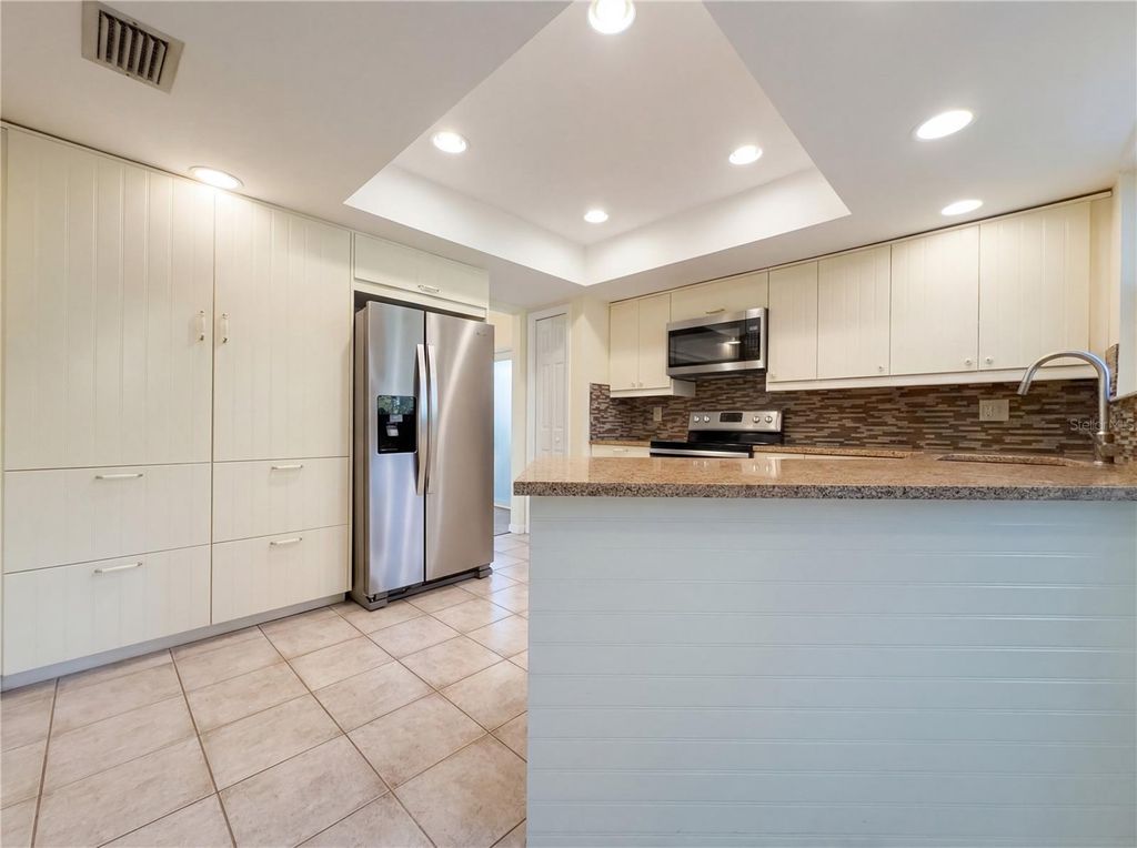 Image 11 of property listing at 16116 GARDENDALE DRIVE, Tampa, FL 33624