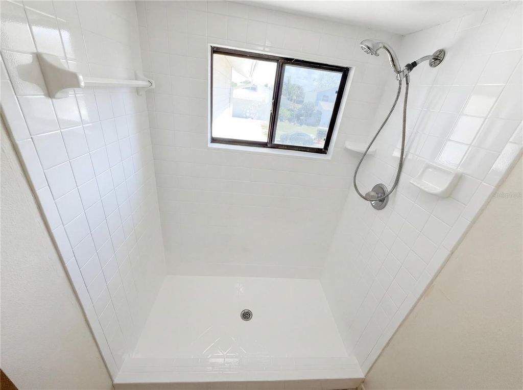 Image 26 of property listing at 16116 GARDENDALE DRIVE, Tampa, FL 33624