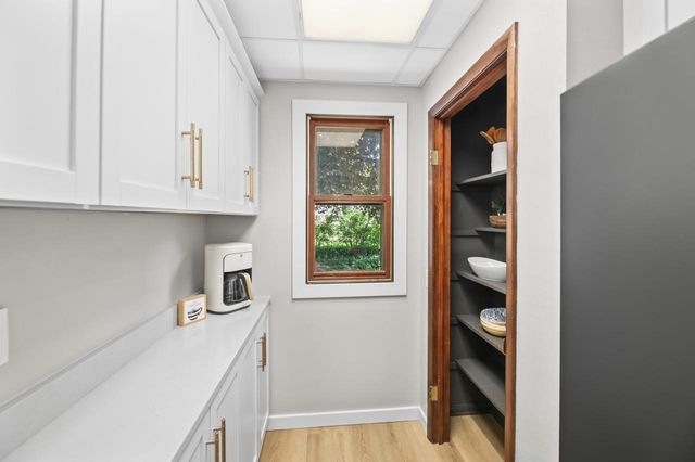 1640 N 69th STREET, Wauwatosa, WI 53213