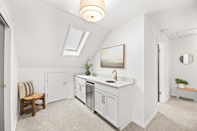 1640 N 69th STREET, Wauwatosa, WI 53213
