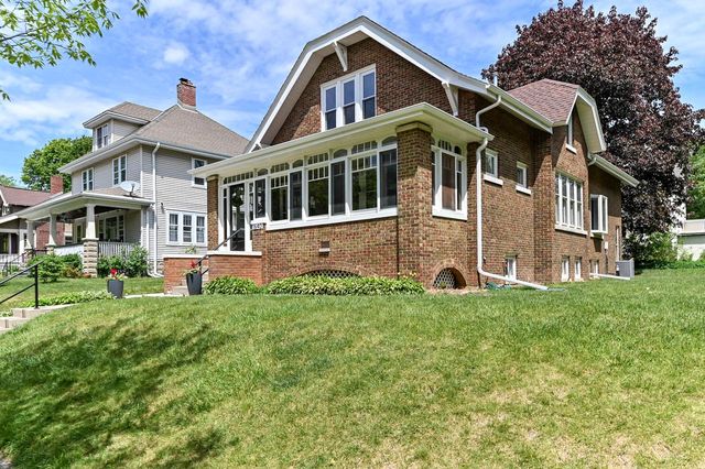 1640 N 69th STREET, Wauwatosa, WI 53213