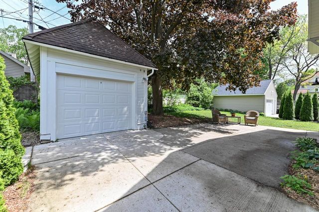 1640 N 69th STREET, Wauwatosa, WI 53213