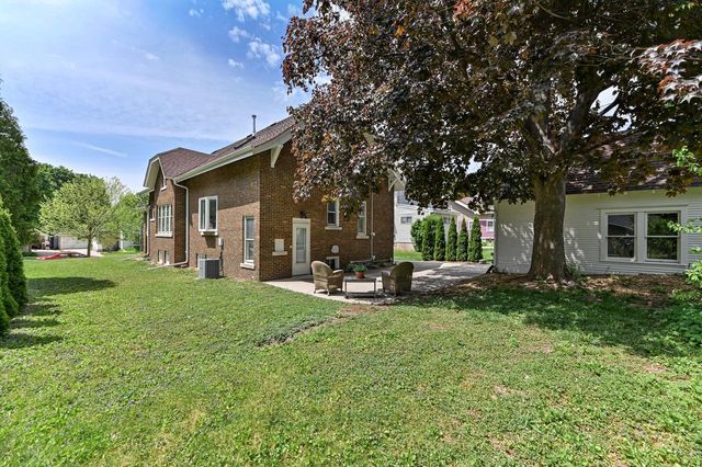 1640 N 69th STREET, Wauwatosa, WI 53213
