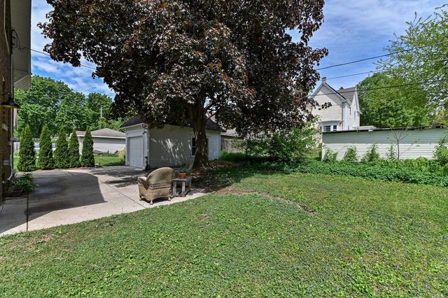 1640 N 69th STREET, Wauwatosa, WI 53213