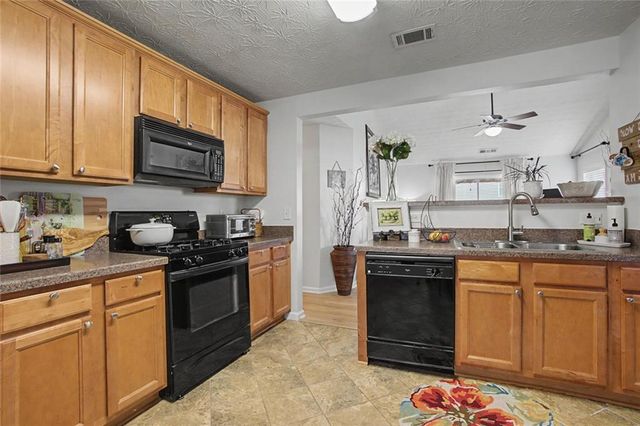 312 Woodland Pass, Canton, GA 30114