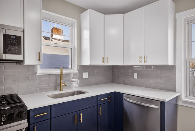 224 Jamaica Ave, West View, PA 15229