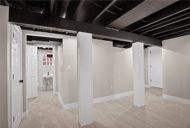 224 Jamaica Ave, West View, PA 15229