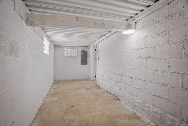 224 Jamaica Ave, West View, PA 15229