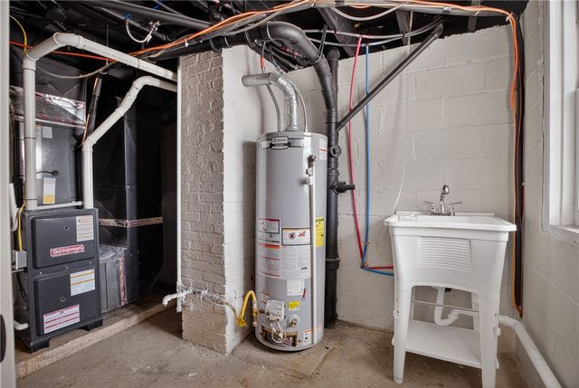 224 Jamaica Ave, West View, PA 15229