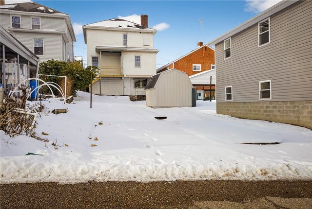 224 Jamaica Ave, West View, PA 15229