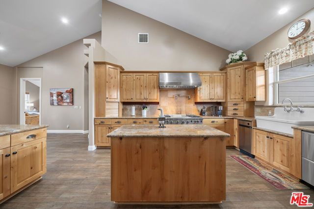 18087 Newview Drive, Lake Hughes, CA 93532