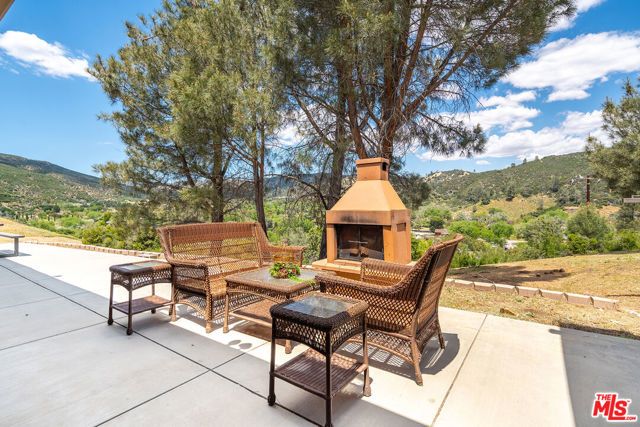 18087 Newview Drive, Lake Hughes, CA 93532