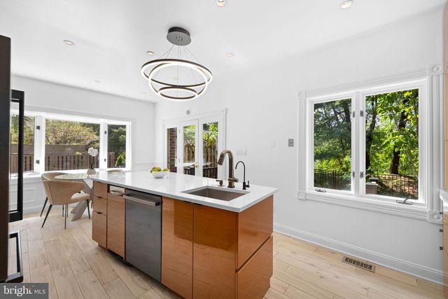 4018 CHANCERY CT NW, Washington, DC 20007
