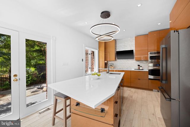 4018 CHANCERY CT NW, Washington, DC 20007
