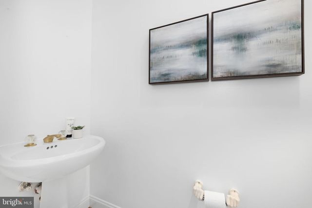 4018 CHANCERY CT NW, Washington, DC 20007