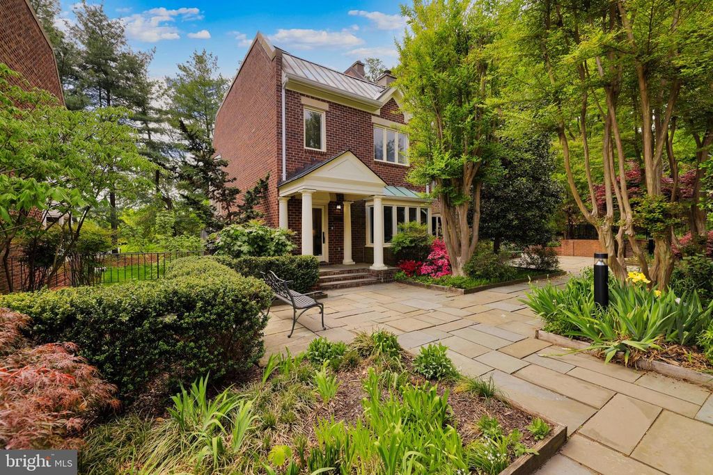 4018 CHANCERY CT NW, Washington, DC 20007