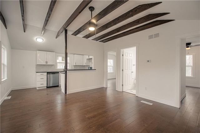 6000 NE 52nd Street, Kansas City, MO 64119