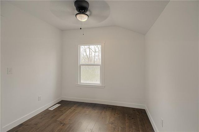 6000 NE 52nd Street, Kansas City, MO 64119