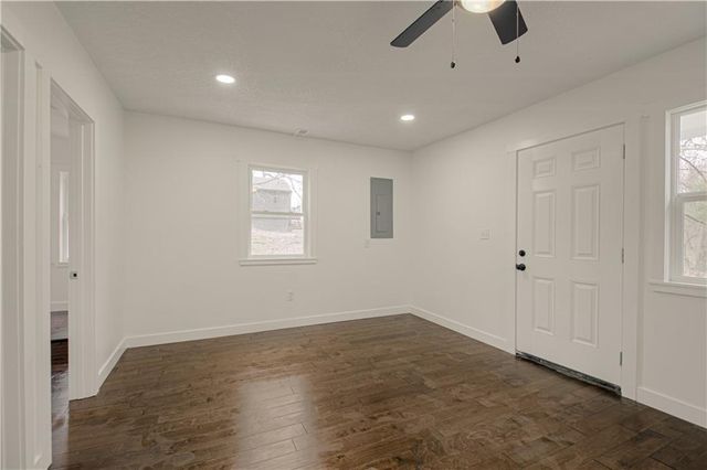 6000 NE 52nd Street, Kansas City, MO 64119