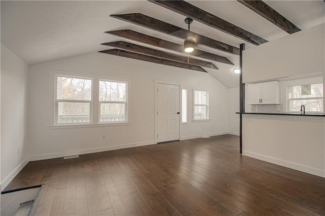 6000 NE 52nd Street, Kansas City, MO 64119