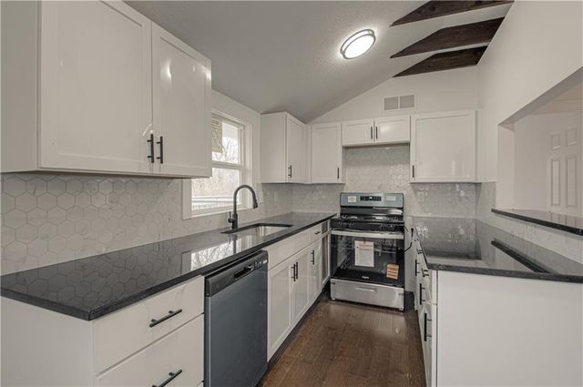 6000 NE 52nd Street, Kansas City, MO 64119