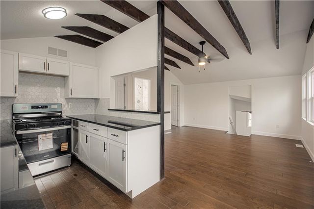 6000 NE 52nd Street, Kansas City, MO 64119