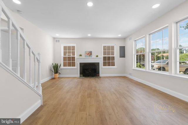 6 PTOLEMY CT, Sewell, NJ 08080