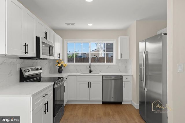 6 PTOLEMY CT, Sewell, NJ 08080