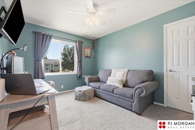822 Clearwater Drive, Papillion, NE 68046